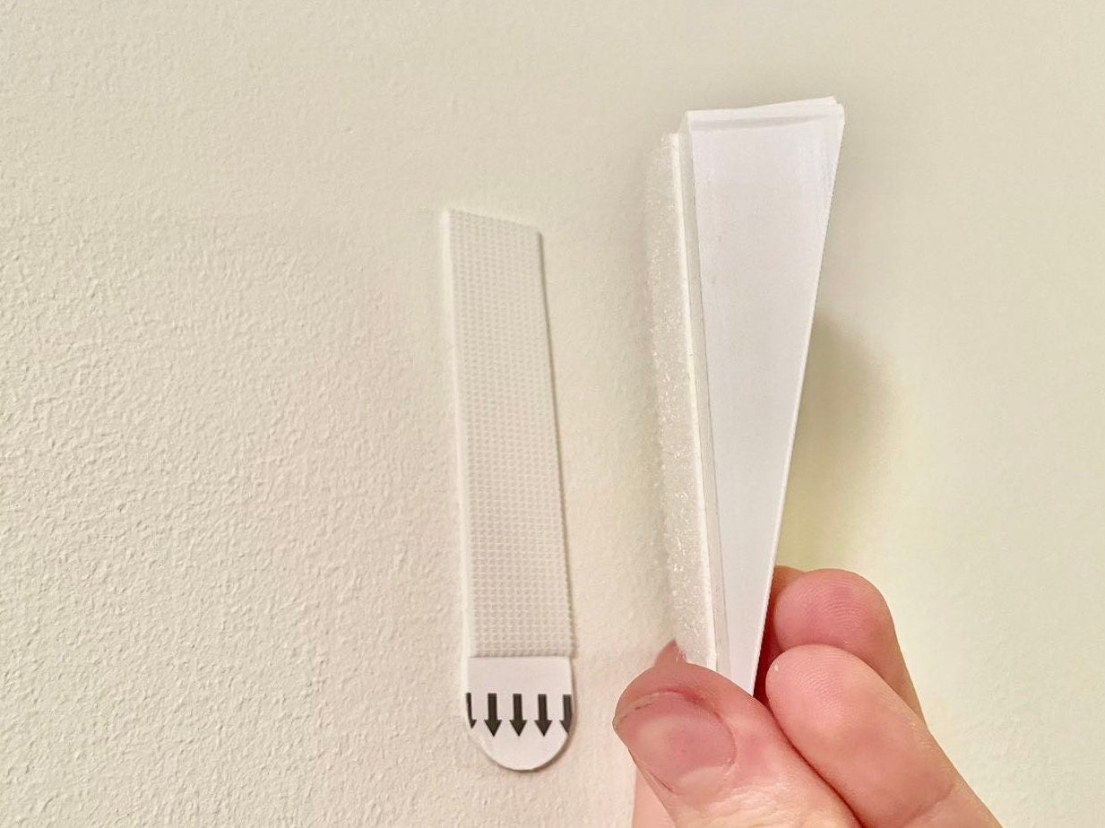 Canvas hanger hook with and adhesive strip, Easy Stick-On Solution