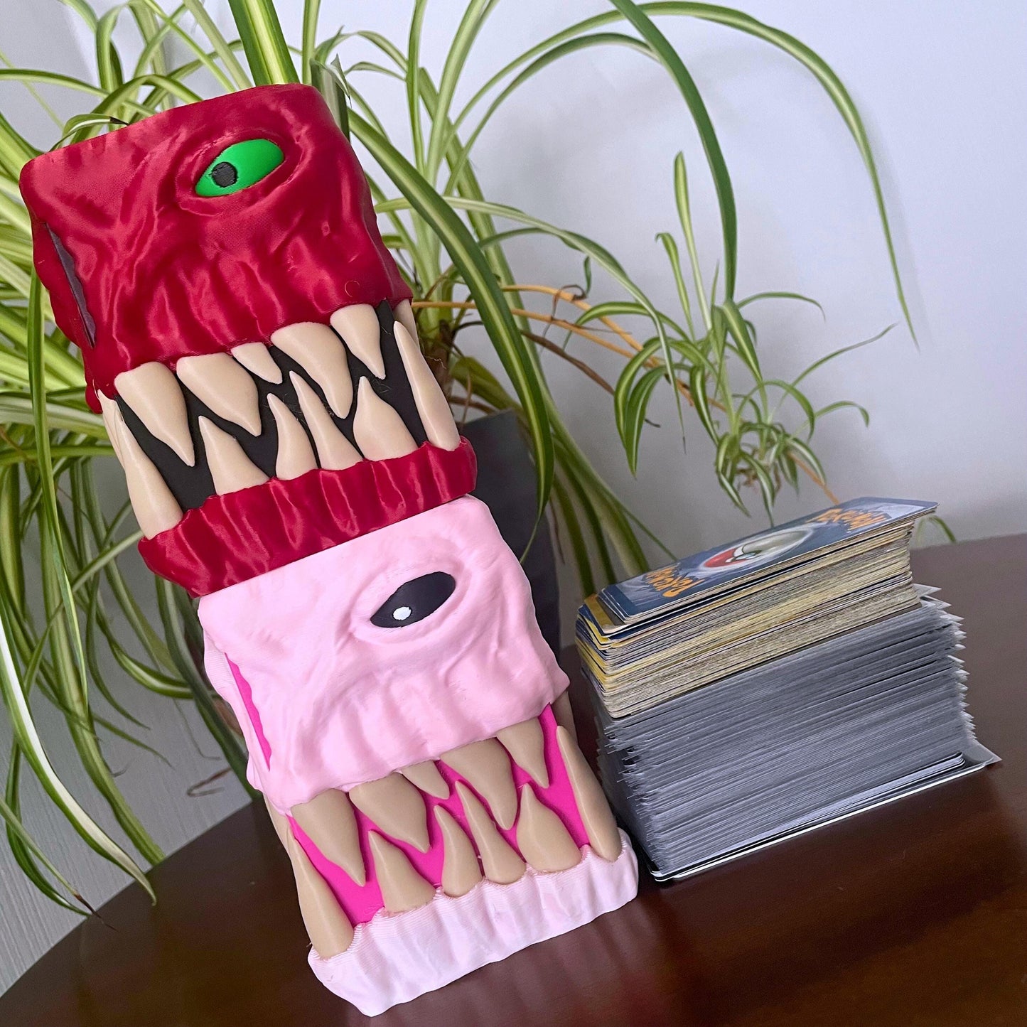 Monster Deck Box – 3D Printed Card Holder with Interlocking Teeth & Creepy Eye | Fits 100+ Sleeved Cards for MTG, Yu-Gi-Oh, Pokémon