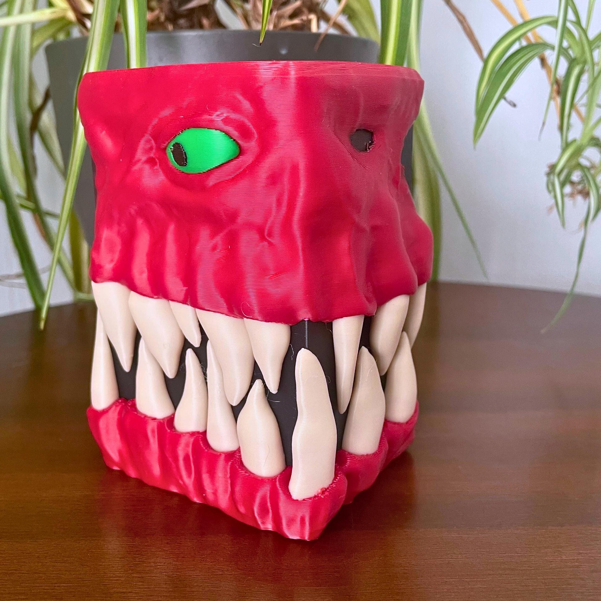 Monster Deck Box – 3D Printed Card Holder with Interlocking Teeth & Creepy Eye | Fits 100+ Sleeved Cards for MTG, Yu-Gi-Oh, Pokémon