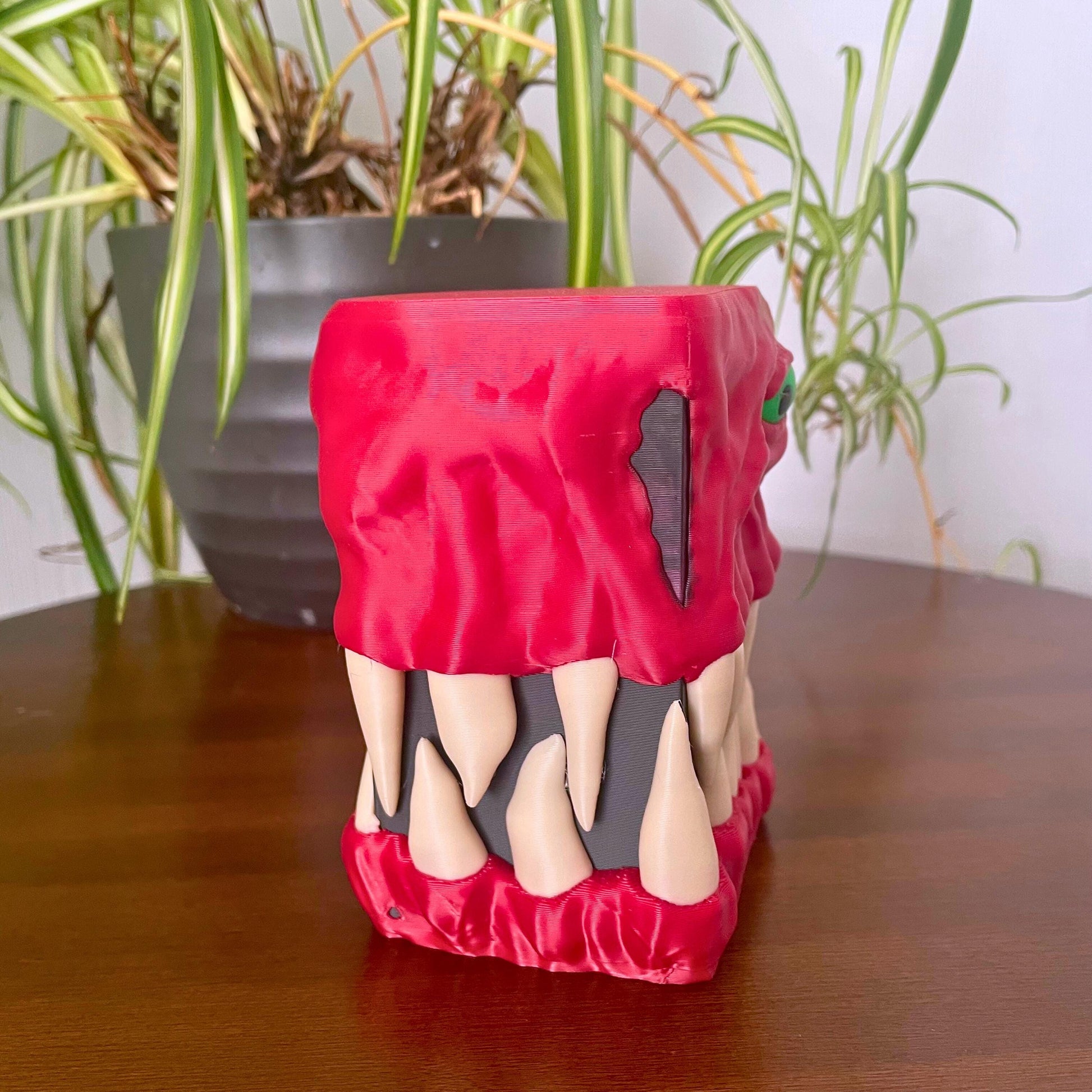 Monster Deck Box – 3D Printed Card Holder with Interlocking Teeth & Creepy Eye | Fits 100+ Sleeved Cards for MTG, Yu-Gi-Oh, Pokémon