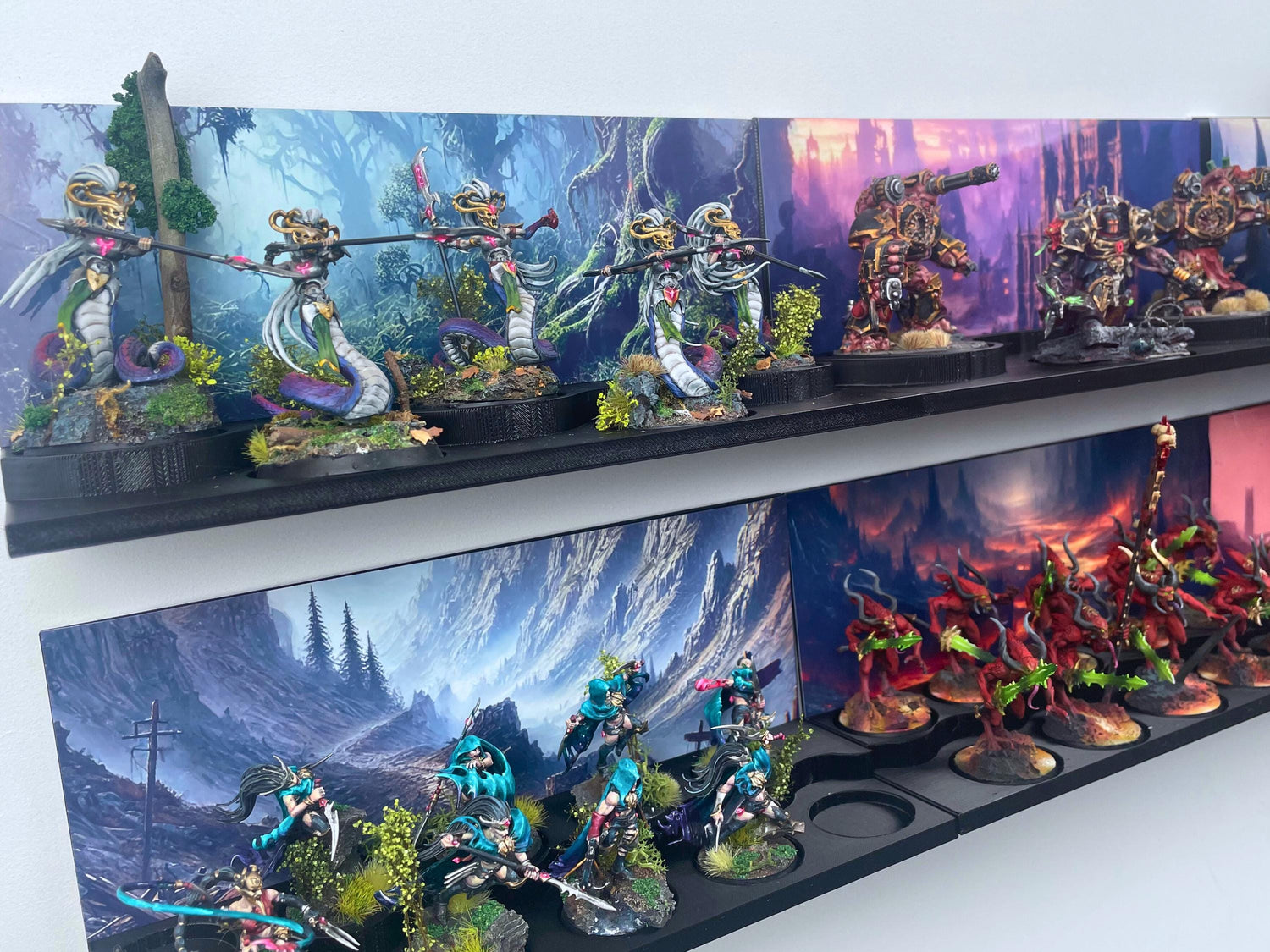 Stick on Unit Display Shelf for Warhammer and other round base miniature games - Fits 25mm to 60mm Miniatures, Great for Wargame Enthusiasts