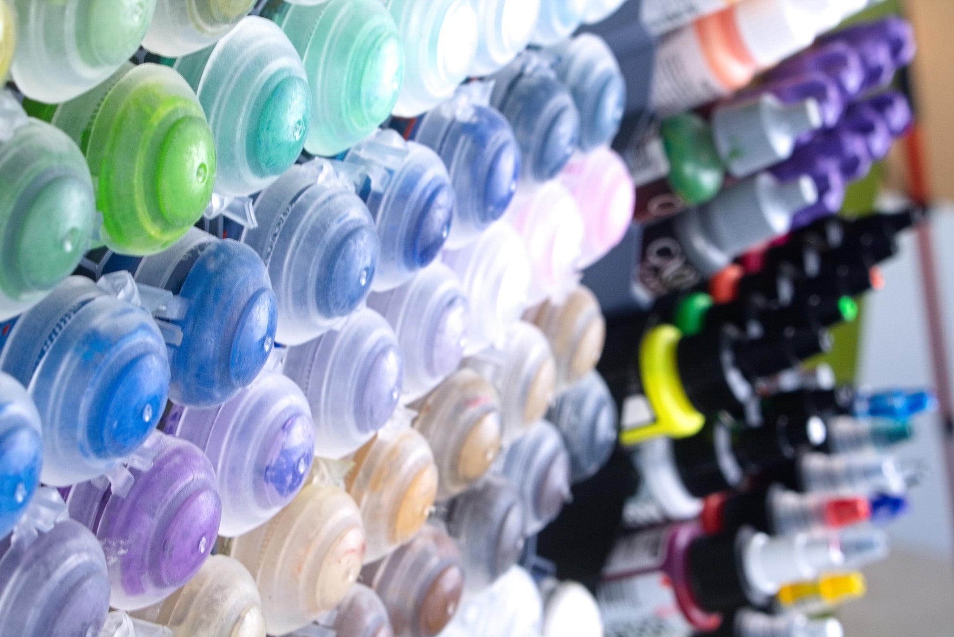 Stick-On Hex Paint Rack for 30mm Bottles – Fits Pro Acryl, P3, Golden | Wall-Mounted Storage for Miniature Painting Supplies