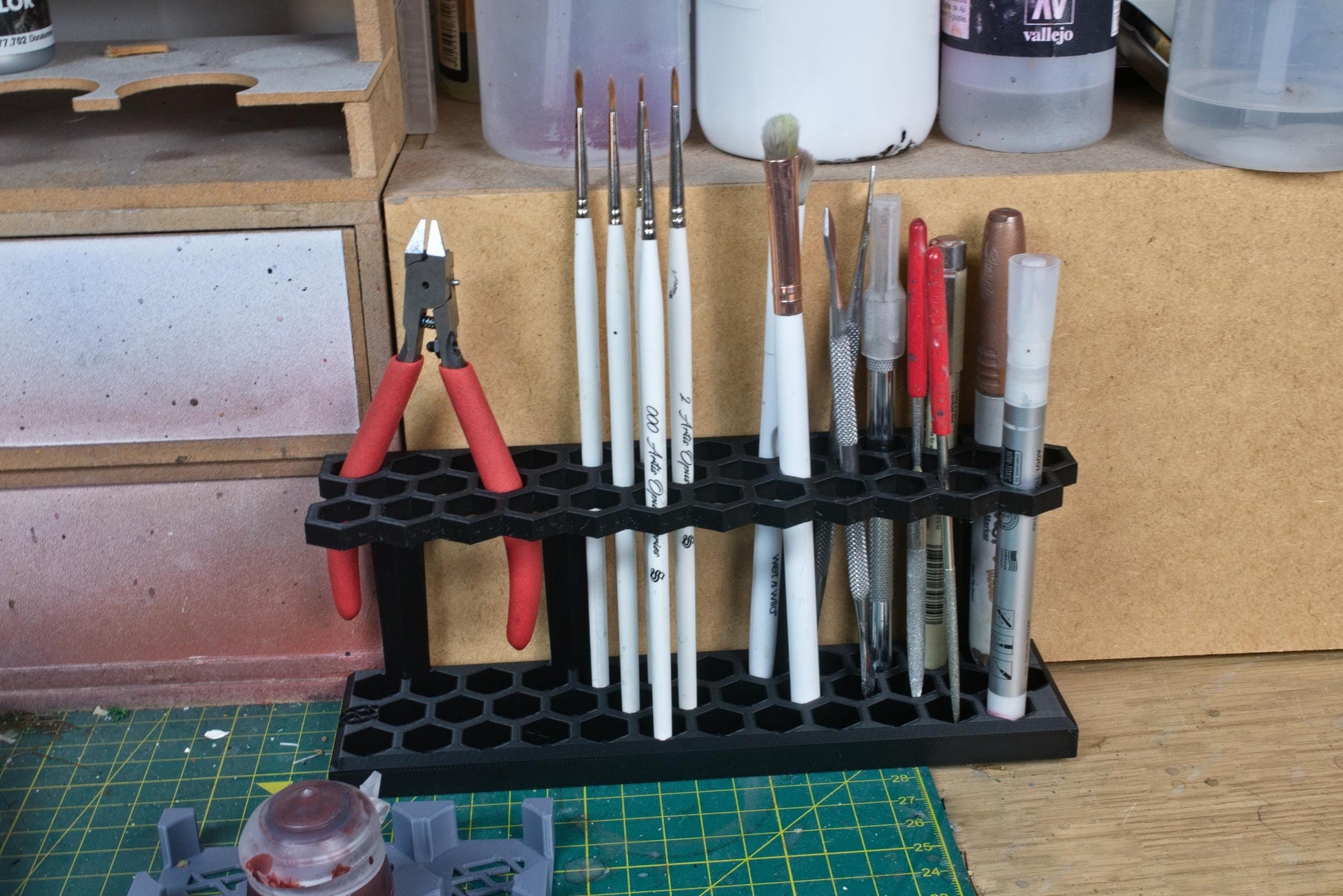 Paint Brush and Tool Holder - 3D Printed Honeycomb Stand for Miniature Painting