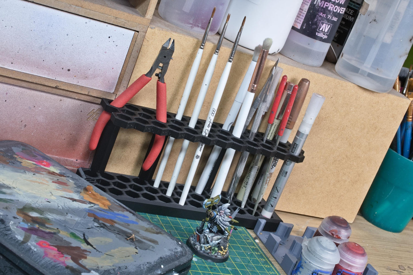 Paint Brush and Tool Holder - 3D Printed Honeycomb Stand for Miniature Painting