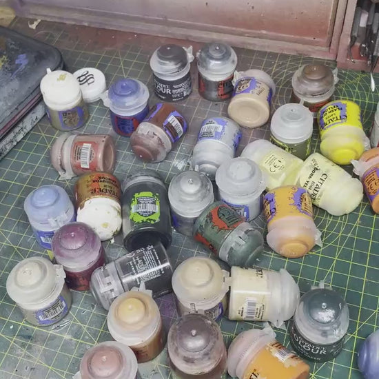 Stick-On Hex Paint Rack for 30mm Bottles – Fits Pro Acryl, P3, Golden | Wall-Mounted Storage for Miniature Painting Supplies