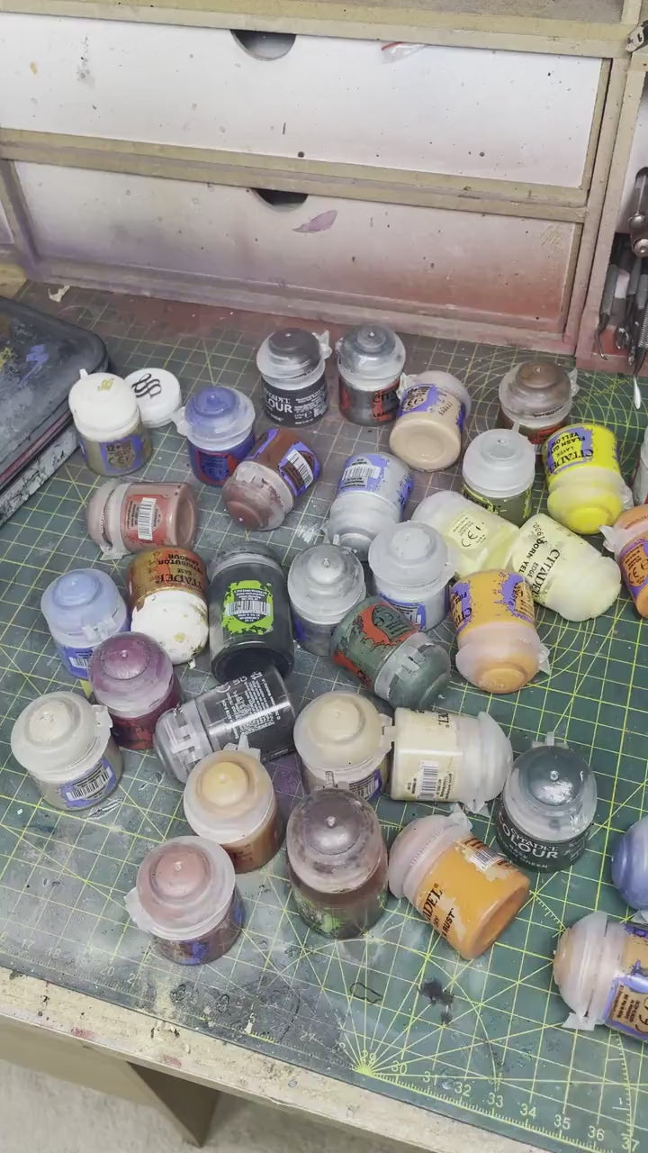 Stick-On Hex Paint Rack for 30mm Bottles – Fits Pro Acryl, P3, Golden | Wall-Mounted Storage for Miniature Painting Supplies